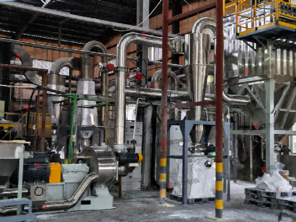 氟铝酸钾超微粉碎机--广东某公司